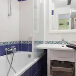 2-bedroom Steps From Debarquement With Pool بيت للعطل *