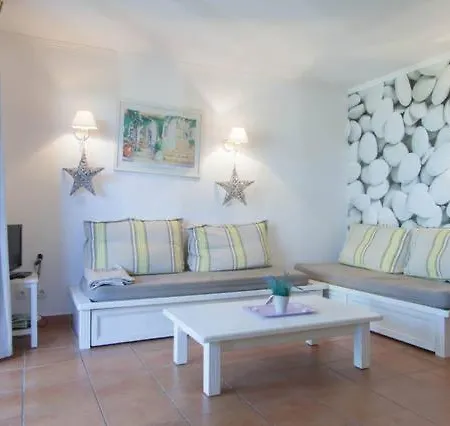 بيت للعطل 2-bedroom Steps From Debarquement With Pool
