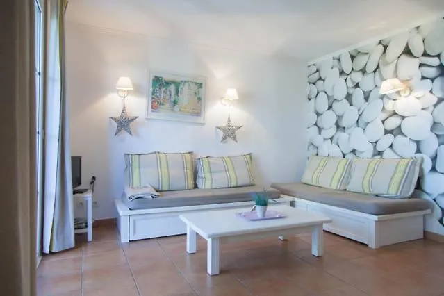Σπίτι διακοπών 2-Bedroom Apartment Steps From Debarquement Beach With Pool