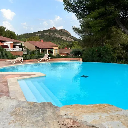 펜션 2-bedroom Steps From Debarquement With Pool *