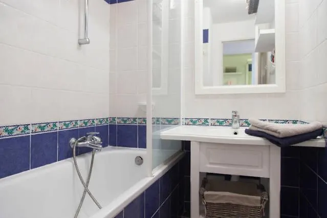 2-Bedroom Apartment Steps From Debarquement Beach With Pool Ferienhaus *