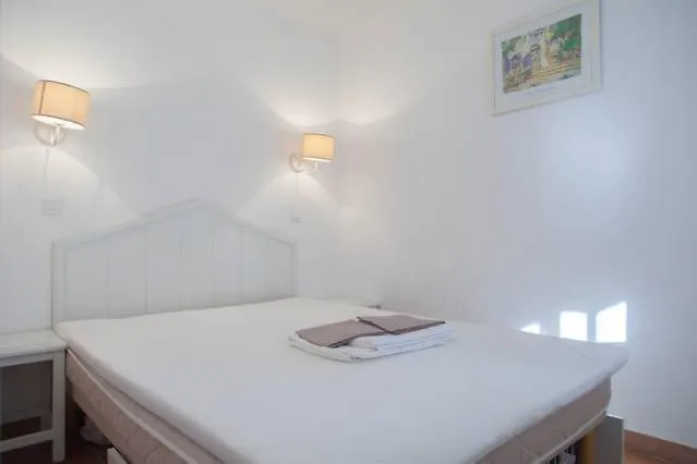 2-Bedroom Apartment Steps From Debarquement Beach With Pool Saint-Raphaël