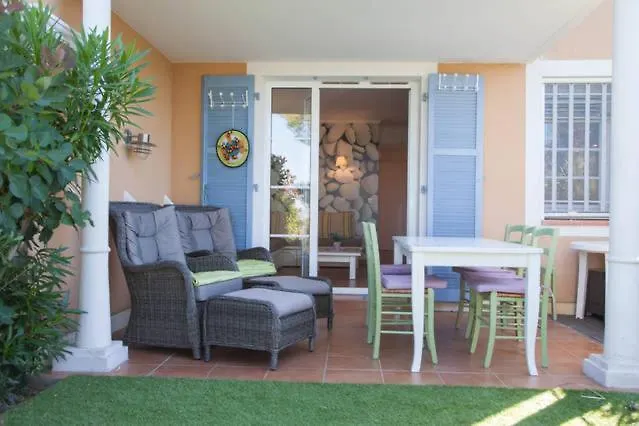 2-Bedroom Apartment Steps From Debarquement Beach With Pool Ferienhaus